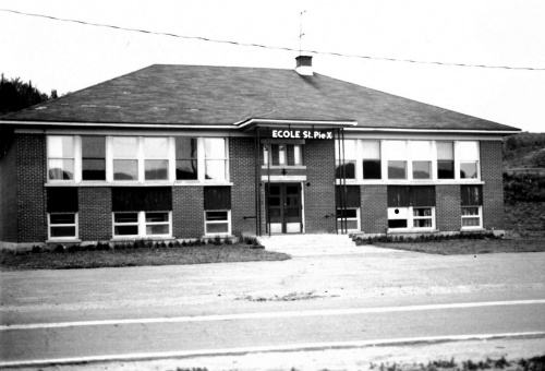 École centrale St-Pie-X bâtie en 1954-1955