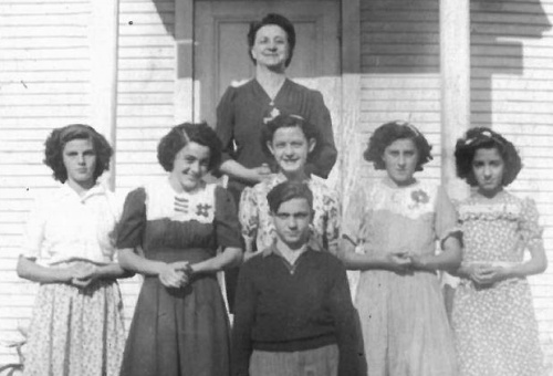 Élèves de la 9e année École Notre-Dame de Sherbrooke Angélina Mongeau, enseignante 1948