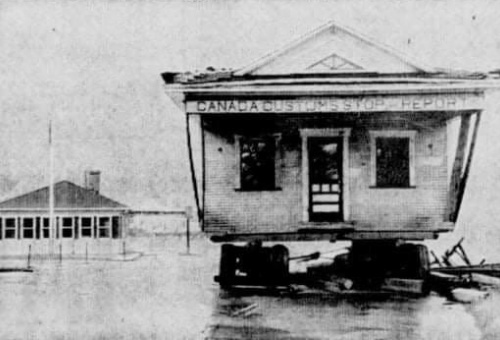 Nouveau bureau de douanes de Comins Mills Sherbrooke Daily Record 13 juillet 1961