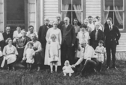 Familles Amos M. Lawton et James A. Gray 1924 Hall Stream (326, Route 253)