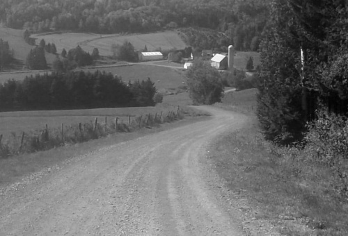 Ferme Ancestrale (90, chemin Beloin) vue du chemin du 9e-Rang Photo John Vogt