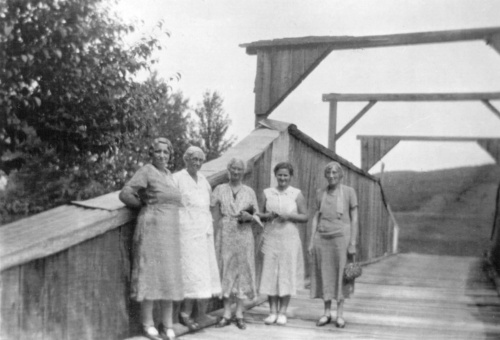 L’un des ponts qui traversait la rivière Hall d’East Hereford à Pittsburg NH 1933